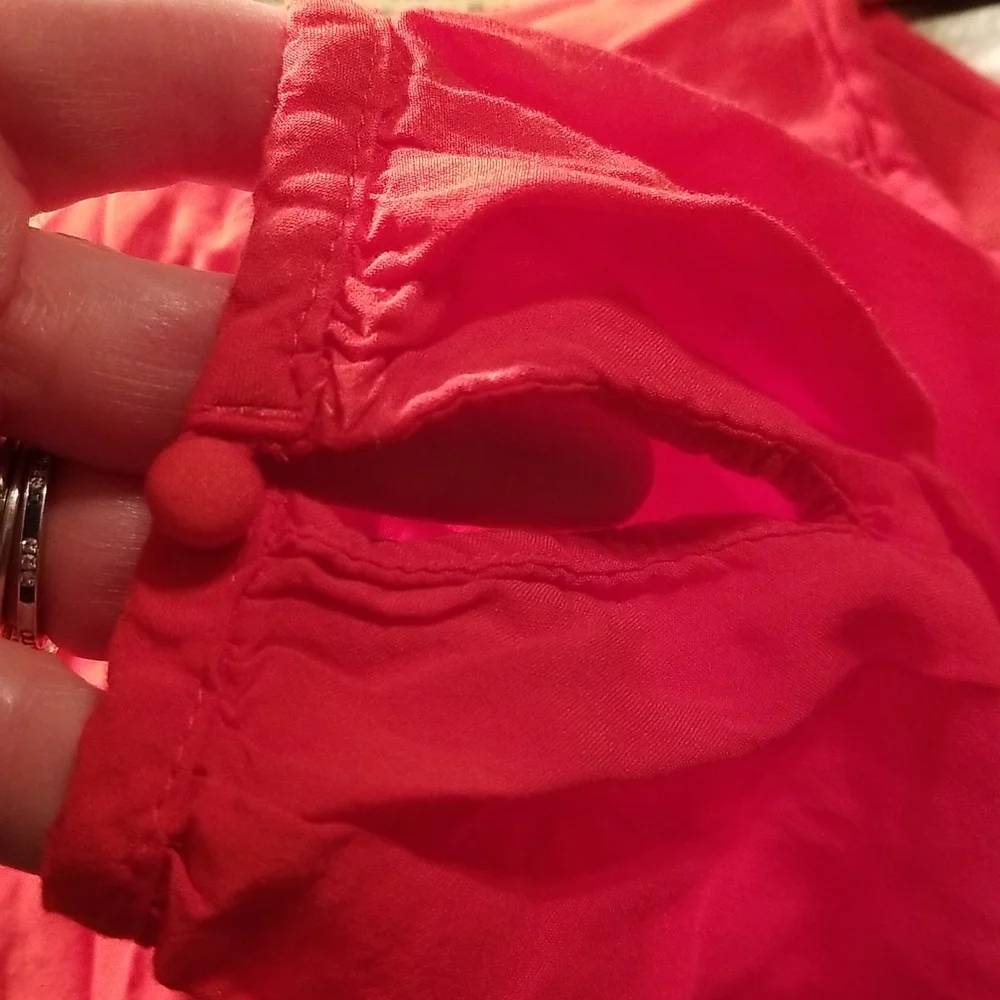 Express Woman's Top - Picture 7 of 8